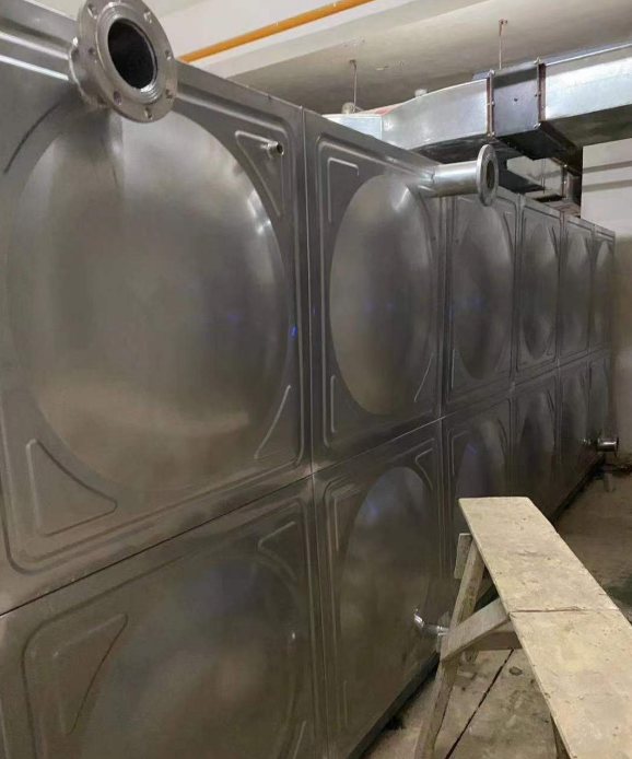 阿勒泰日常维护不锈钢水箱的流程是怎样的